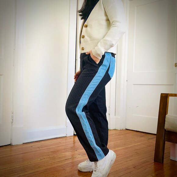 Banana Republic Petite XS Cream Button-Down Cardigan - Picture 5 of 5